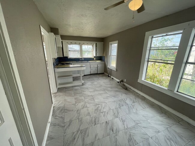 property at 201 E 6th St