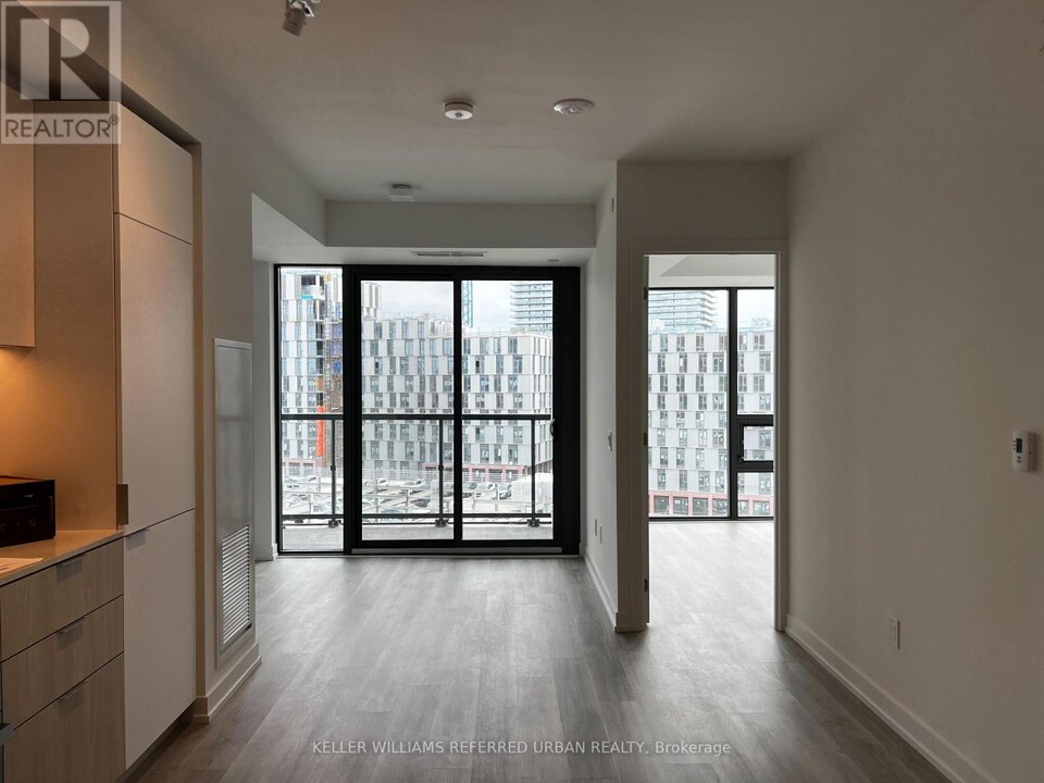28-928 Eastern Ave in Toronto, ON - Building Photo