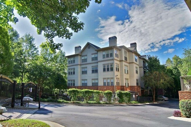 property at 5559 Glenridge Dr