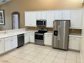 8766 Tropical Ct in Ft. Myers, FL - Building Photo - Building Photo
