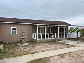 125 Burge Dr in Del Rio, TX - Building Photo - Building Photo