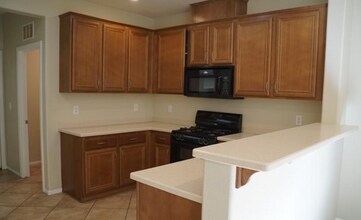 9310 Quiet Mist Ct in Las Vegas, NV - Building Photo - Building Photo