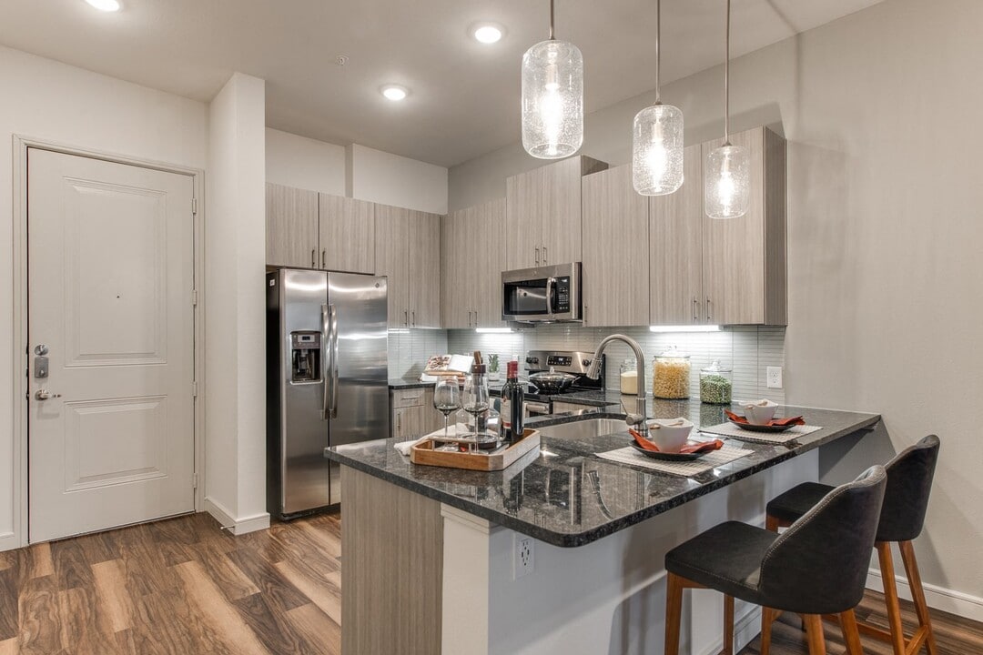 The Silverlake in Grapevine, TX - Building Photo