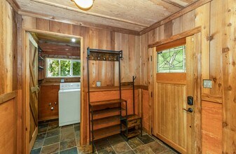 1103 SW Lake Roesiger Rd in Snohomish, WA - Building Photo - Building Photo