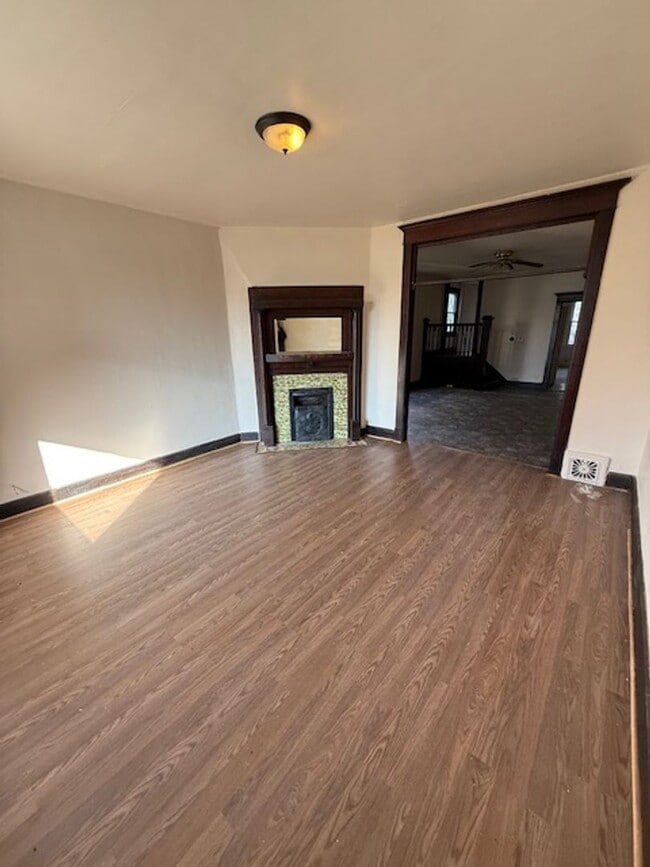 205 207-207 W Oregon St in Evansville, IN - Building Photo - Building Photo