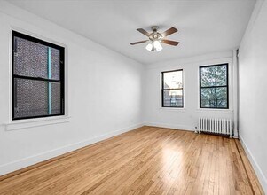 15 Oliver St in Brooklyn, NY - Building Photo - Building Photo