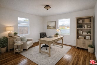 15605 Berendo Ave in Gardena, CA - Building Photo - Building Photo