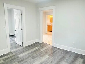 15 Ellsworth St, Unit 2 in Somerville, MA - Foto de edificio - Building Photo