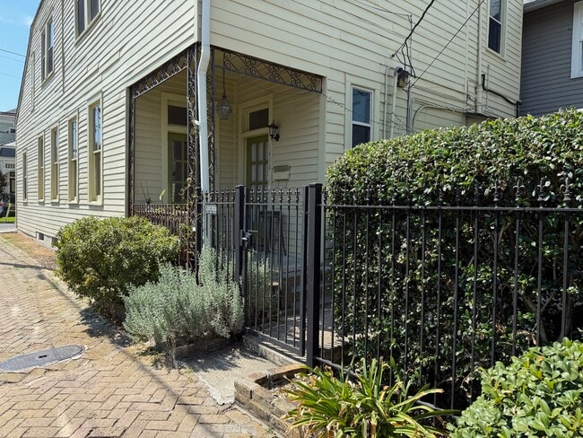 1412 General Pershing St, Unit 1412