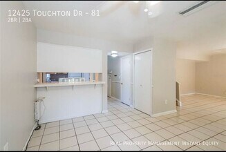 12425 Touchton Dr in Tampa, FL - Building Photo - Building Photo