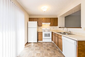 818 Annagladys Dr in Columbus, OH - Foto de edificio - Building Photo