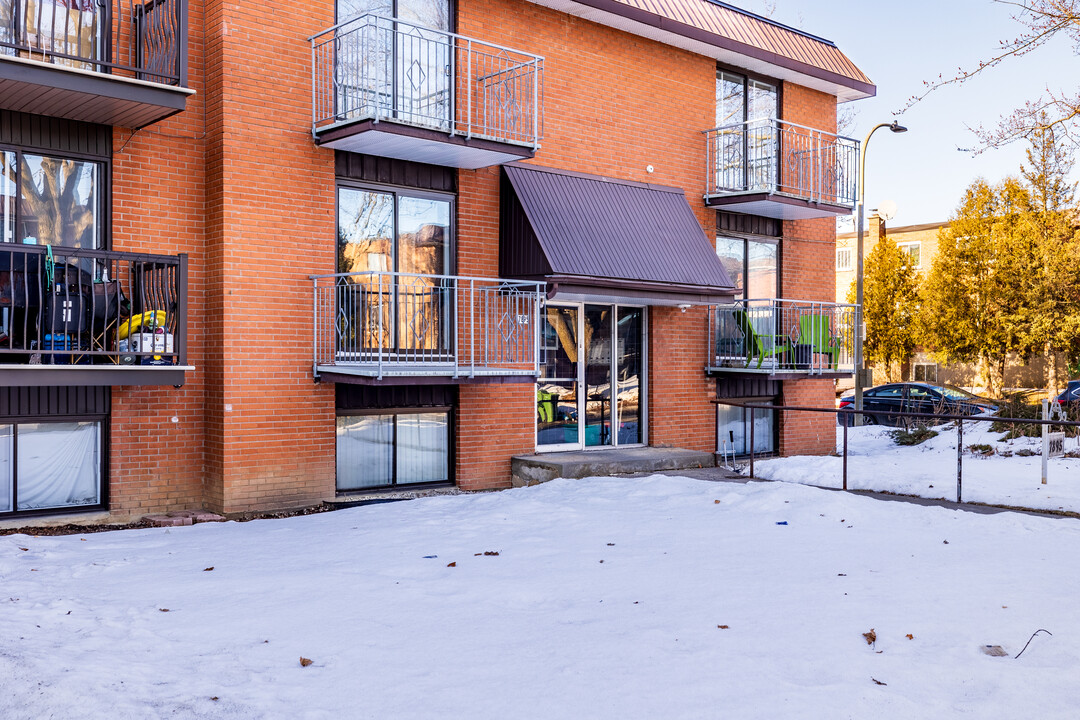 7885-7895 René-Descartes Av in Montréal, QC - Building Photo