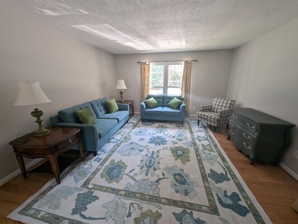 3600 Chateau Dr in Columbia, SC - Building Photo