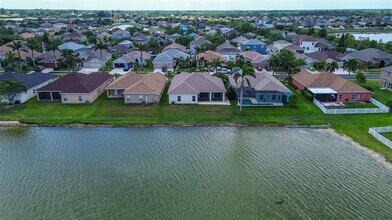 1820 Mira Lago Cir in Ruskin, FL - Building Photo - Building Photo