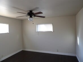 9 NW 13th St in Lawton, OK - Building Photo - Building Photo