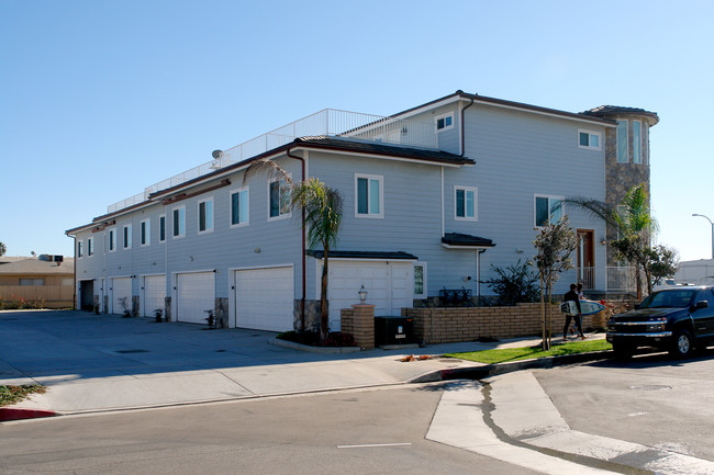 3710-3720 Carlsbad Blvd in Carlsbad, CA - Building Photo - Building Photo