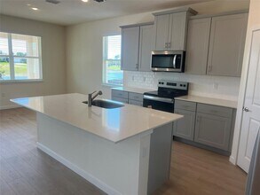 318 Bracer Wy in Ormond Beach, FL - Building Photo - Building Photo