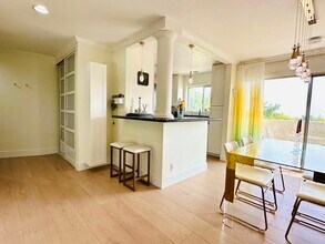 8400 De Longpre Ave, Unit 100 in West Hollywood, CA - Building Photo - Building Photo