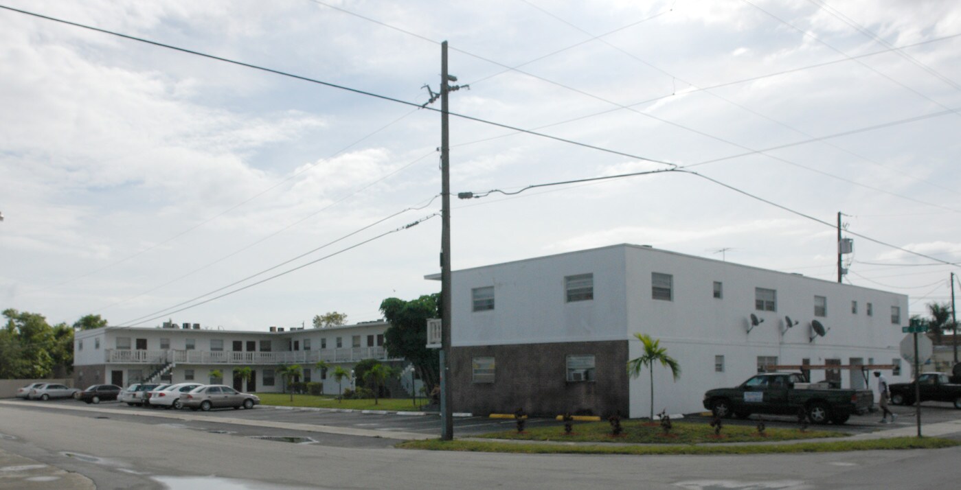 Monte Carlo Apartments in Hallandale, FL - Building Photo