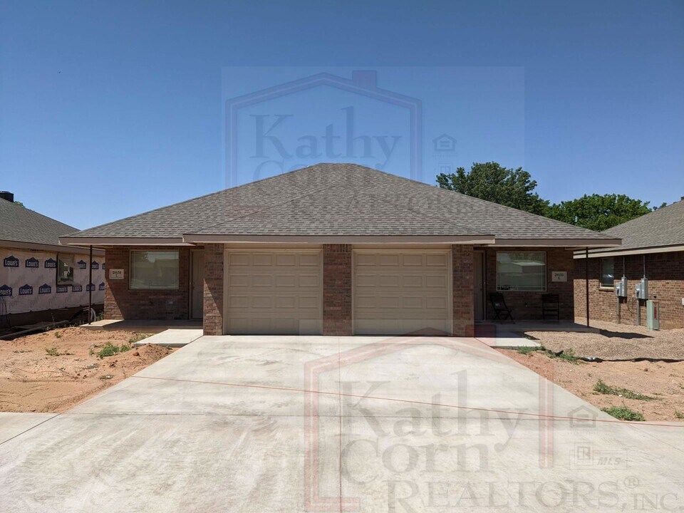 2031 Janeway St in Clovis, NM - Building Photo