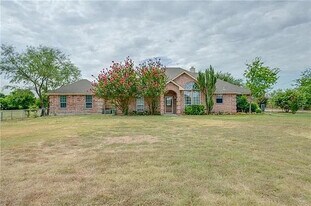 320 Twin Creek Dr in Azle, TX - Building Photo