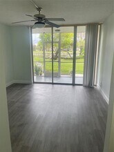 9441 Live Oak Plz, Unit 107 in Davie, FL - Foto de edificio - Building Photo