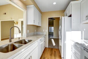 14783 Caminito Orense Este in San Diego, CA - Building Photo