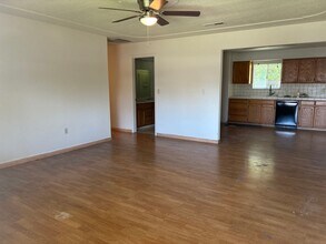 1935 V St in Merced, CA - Building Photo - Building Photo