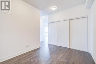 36-1236 Forest Manor Rd in Toronto, ON - Building Photo - Building Photo