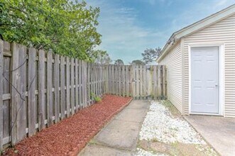 6764 Racquet Club Dr in Memphis, TN - Building Photo - Building Photo