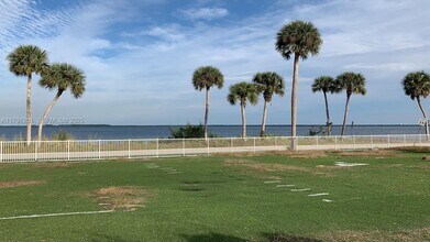 6003 S Indian River Dr in Fort Pierce, FL - Building Photo - Building Photo