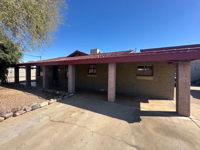 property at 1425 N 85th Pl