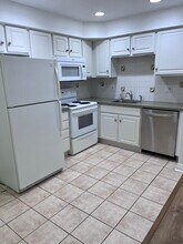 16140 Clarkson Dr, Unit 4 in Fraser, MI - Building Photo - Building Photo