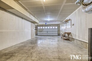 1485 NE Alexandria Pl in Hillsboro, OR - Building Photo