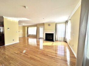 2 Elco Ct in Bayonne, NJ - Building Photo - Building Photo