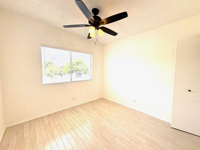 203 E 53rd St, Unit #3 in Los Angeles, CA - Foto de edificio - Building Photo