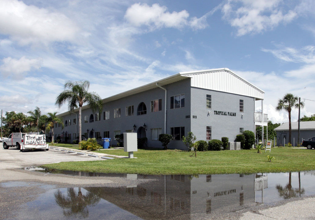 Tropical Palms in Punta Gorda, FL - Building Photo