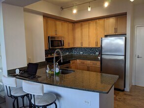 437 New York Ave NW, Unit 701 in Washington, DC - Building Photo - Building Photo