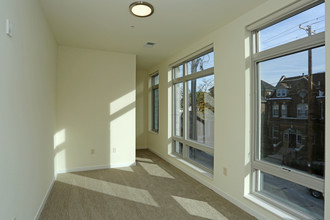 Keystone on Brady in Milwaukee, WI - Building Photo - Interior Photo