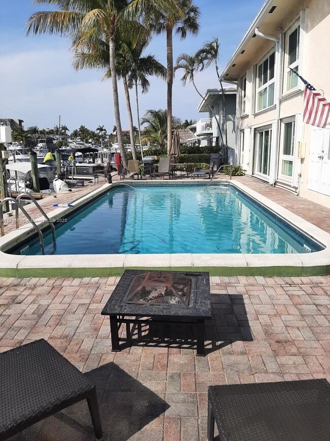 property at 861 SE 22nd Ave