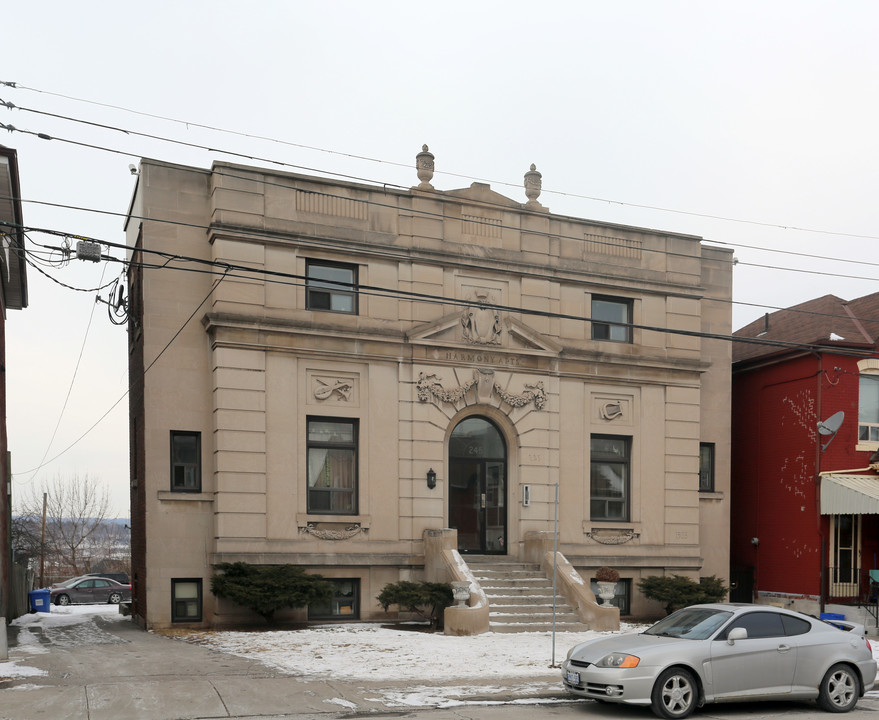 Harmony Apartments in Hamilton, ON - Building Photo