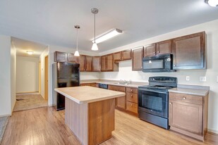 Pheasant Ridge in Watford City, ND - Building Photo