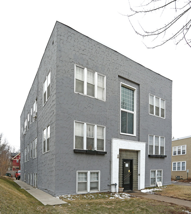 1532 Grand Ave in St. Paul, MN - Building Photo - Building Photo