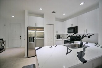 378 NE 47th Pl in Pompano Beach, FL - Building Photo - Building Photo