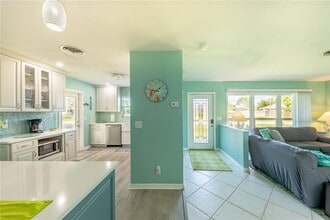 359 Pine Tree Rd in Venice, FL - Building Photo - Building Photo