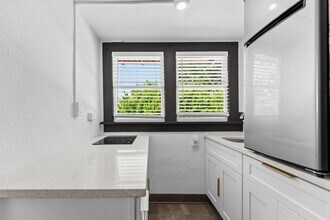 2536 Burlington Ave N in St. Petersburg, FL - Building Photo - Building Photo