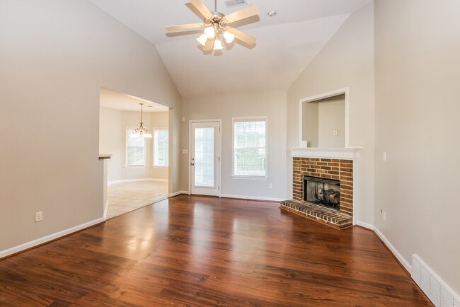 9555 Morning Shadow Dr in Memphis, TN - Building Photo - Building Photo