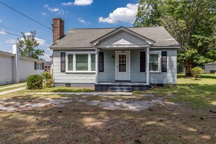 909 E 4th St in Goldsboro, NC - Building Photo