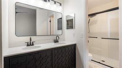 4979 NW 82nd Ave in Lauderhill, FL - Building Photo - Building Photo