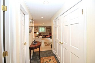 434 Bellevue Ave in Newport, RI - Building Photo - Building Photo